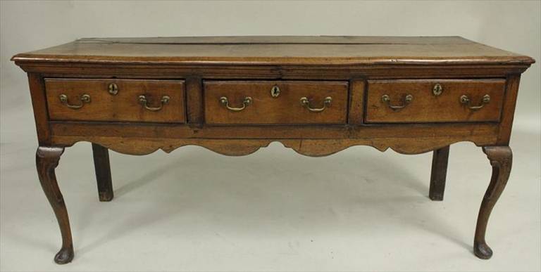 English Mid 18th Century Queen Anne Oak Dresser Base or Server For Sale