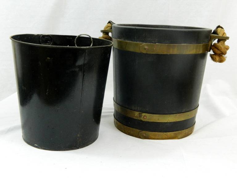 19th Century Peat Wood Bucket with Brass-Bound Coat of Arms Design 5