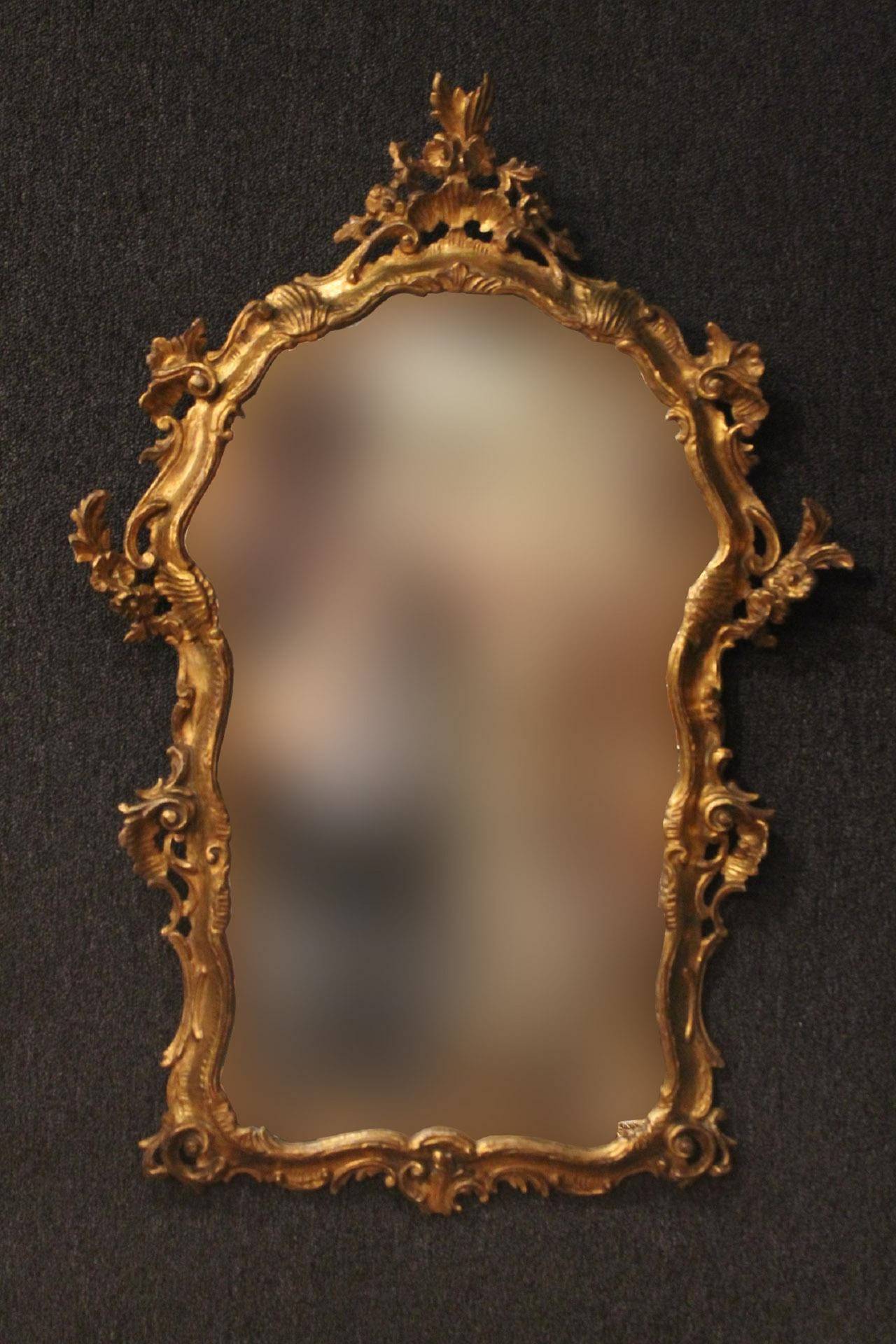 18th Century Italian Baroque Gilt wood Mirror