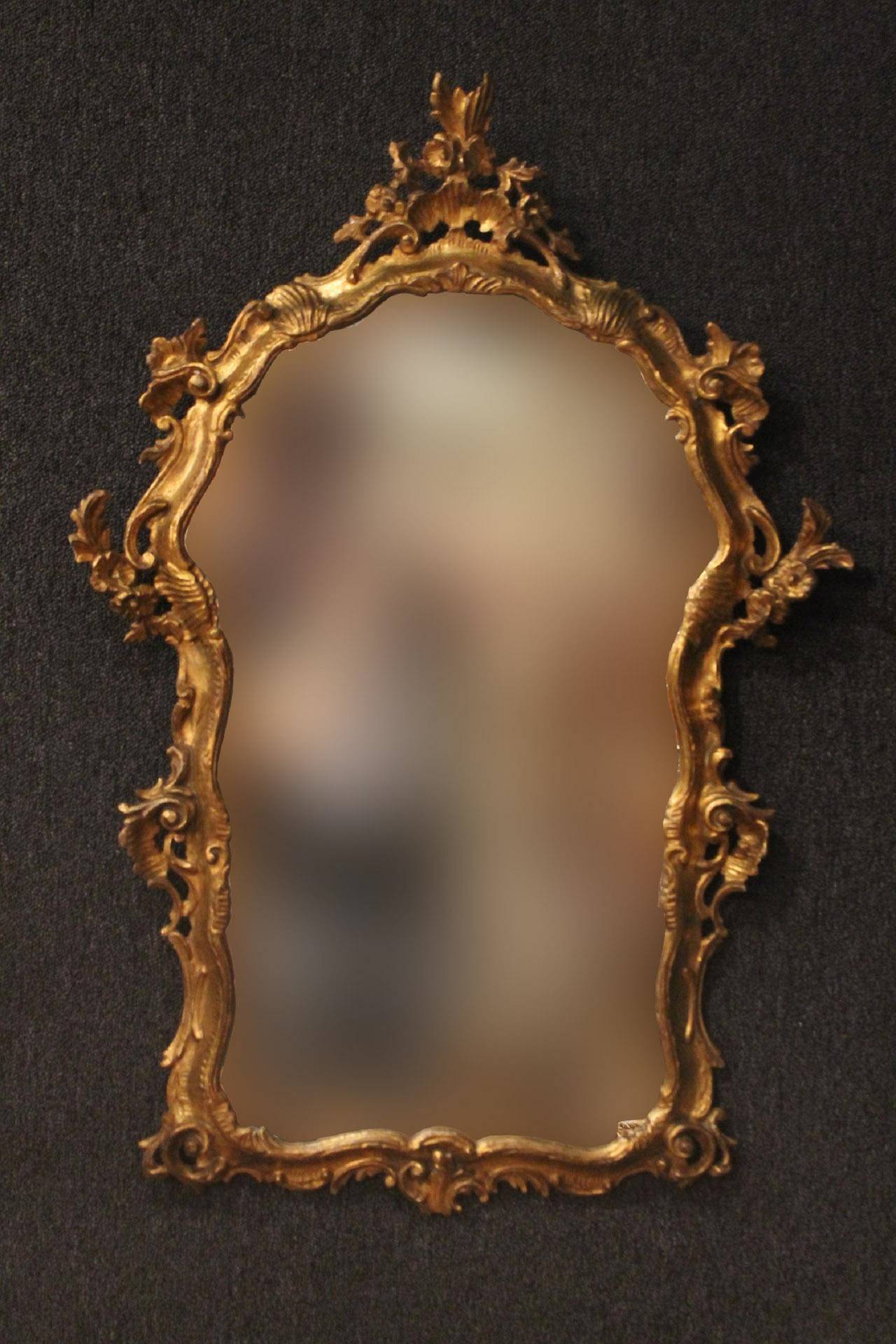 18th Century Italian Baroque Gilt Wood Mirror In Excellent Condition In Savannah, GA