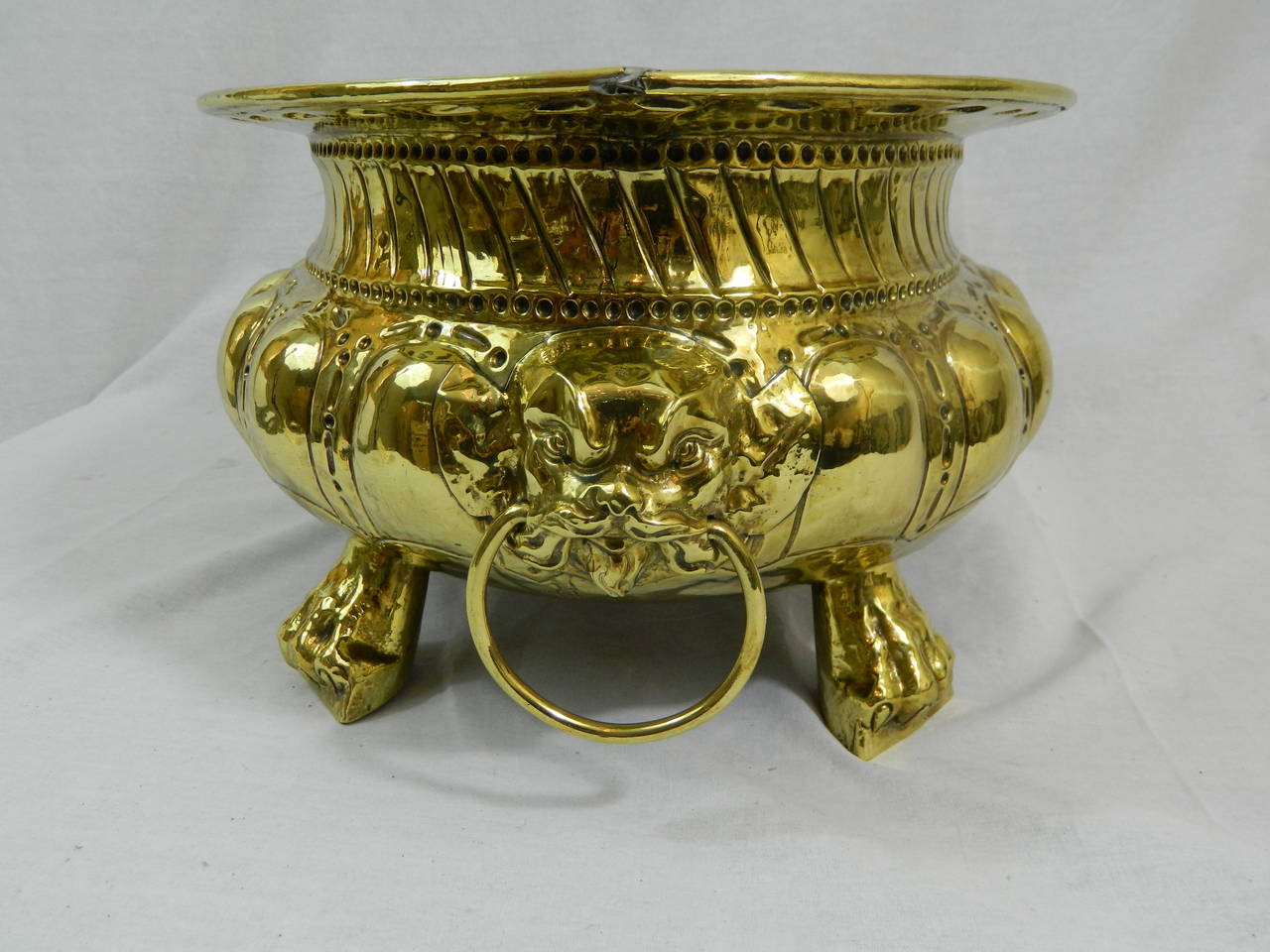 19th Century Polished Brass Large Jardiniere or Planter with Hollow Feet For Sale 5
