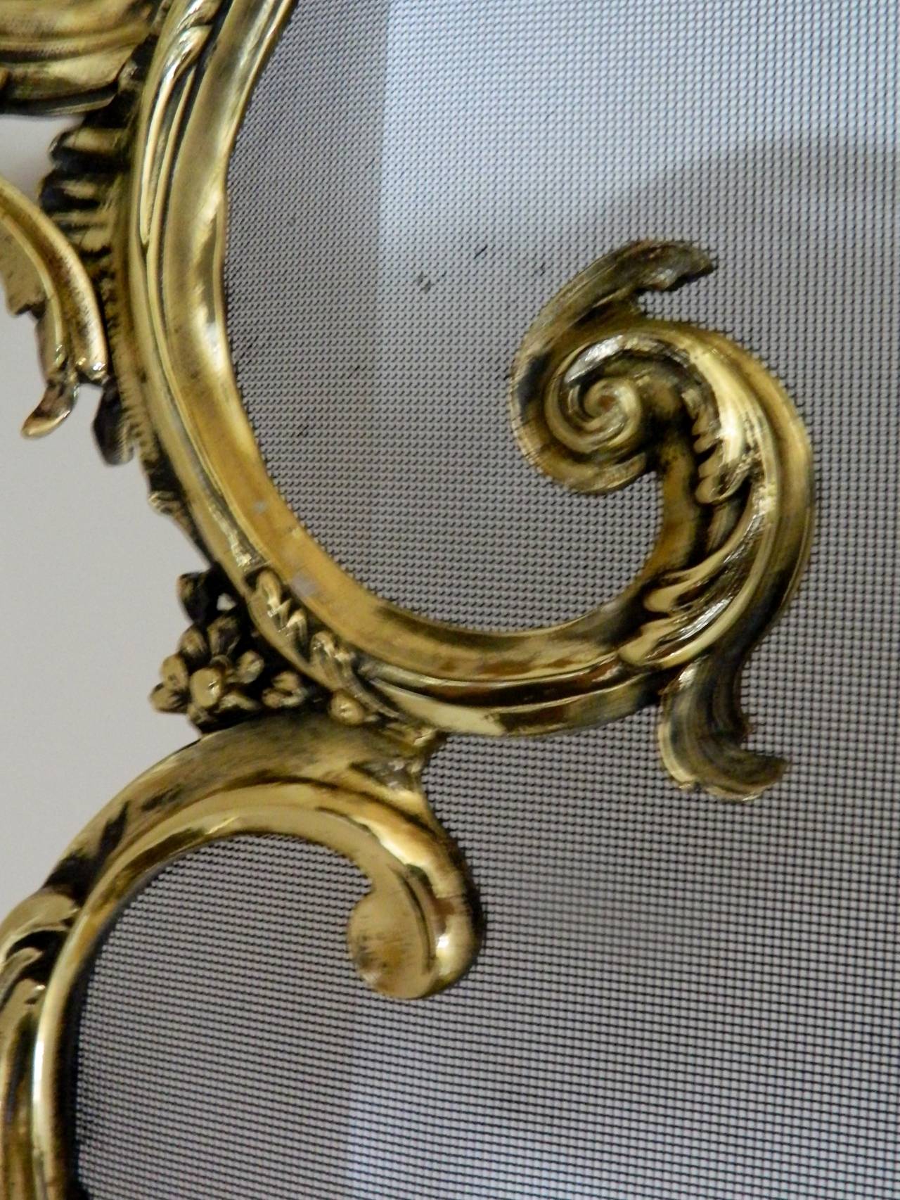 French Brass Fire Screen Adorned with a Fire Cheriot, 19th Century For Sale 5