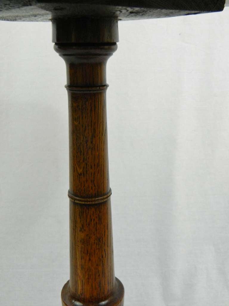 Late 18th Century George III Oak Candle Stand In Good Condition In Savannah, GA