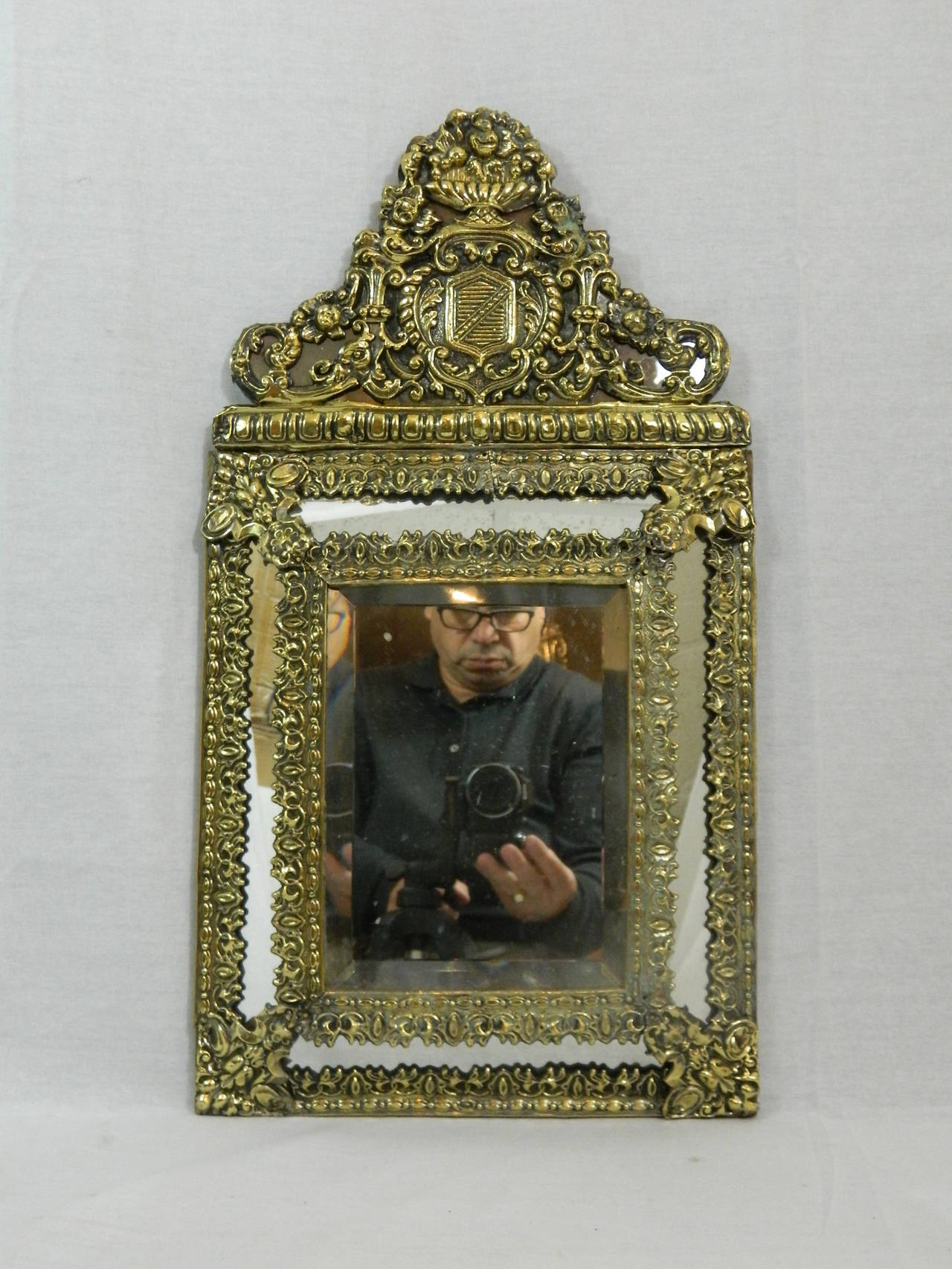petit miroir d'oreiller en laiton français du 19ème siècle
Nettoyage et polissage professionnels