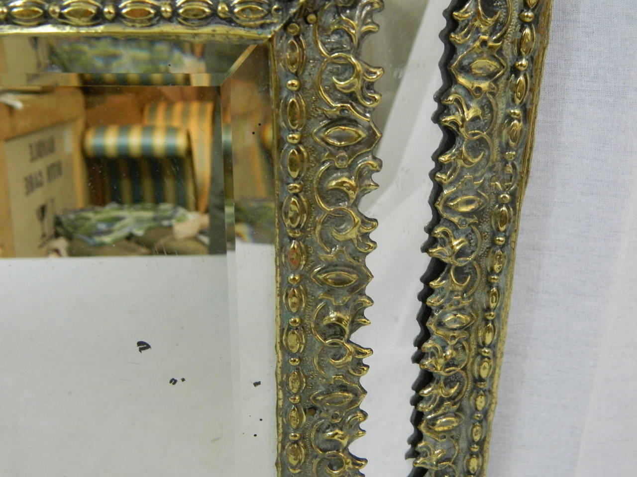 Laiton Petit miroir d'oreiller en laiton français du 19ème siècle en vente
