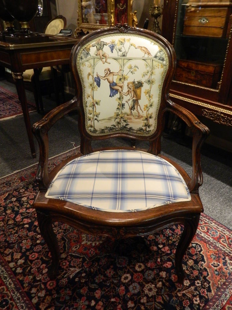 French Carved Walnut Fauteuil Chair, Circa 1840's (Baumwolle) im Angebot
