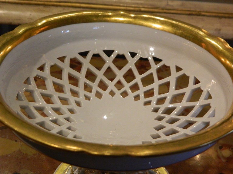Old Paris Style Porcelain Reticulated Compote with Gold Detailing In Excellent Condition In Savannah, GA