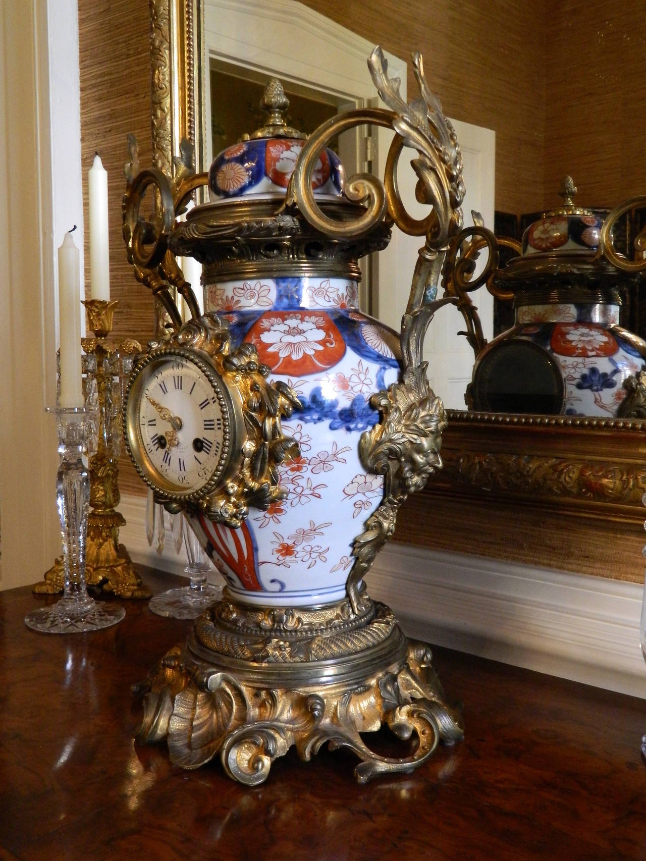 vase clock