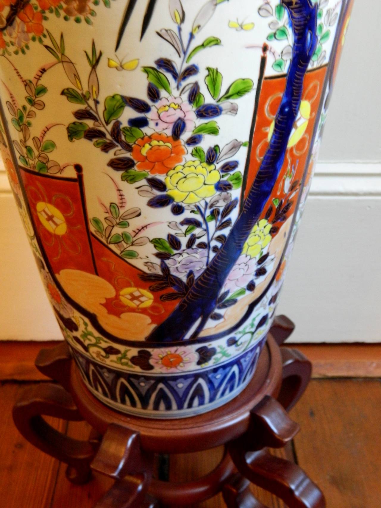 Imari Porcelain Palace Urn or Vase on Wood Stand, Late 19th Century 2