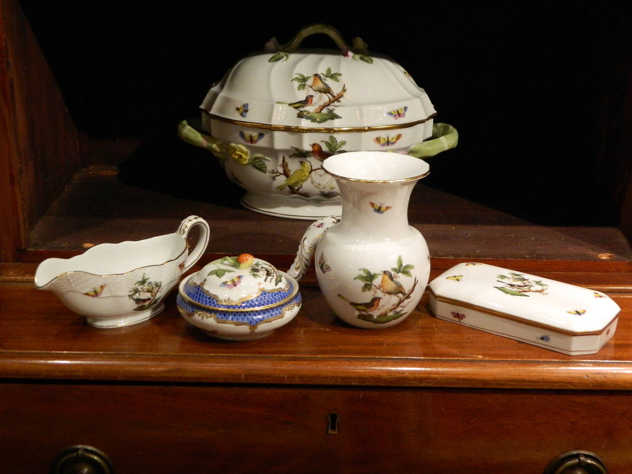 Collection of Fifty two Rothschild Bird Herend China Items 4