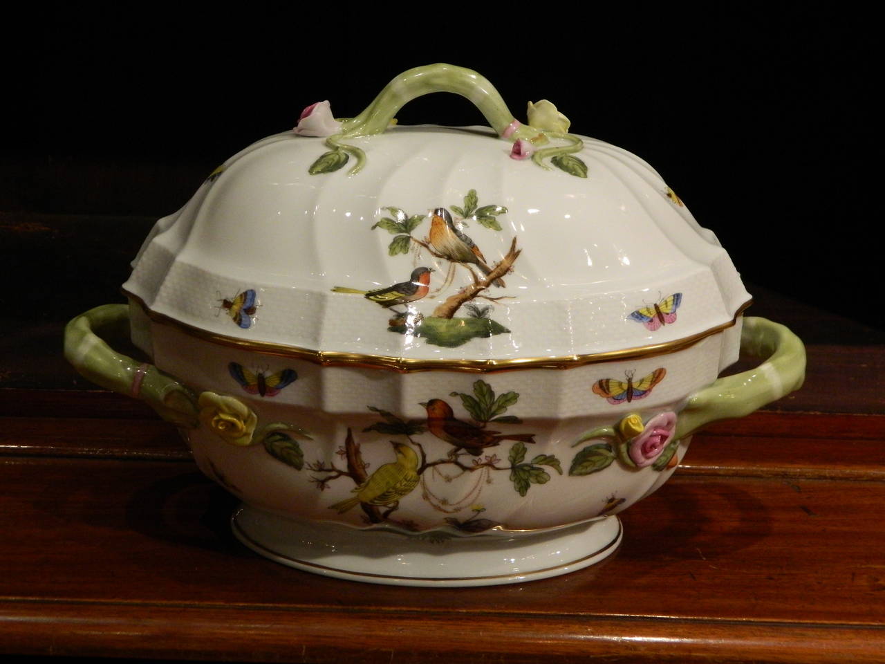 Collection of Fifty two Rothschild Bird Herend China Items In Excellent Condition In Savannah, GA