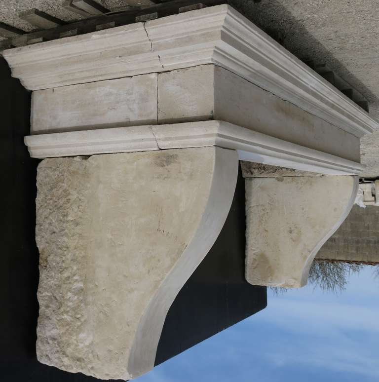 Hand-Crafted French Kitchen Chimney Hood circa 1800s in Limestone from Lorraine, France