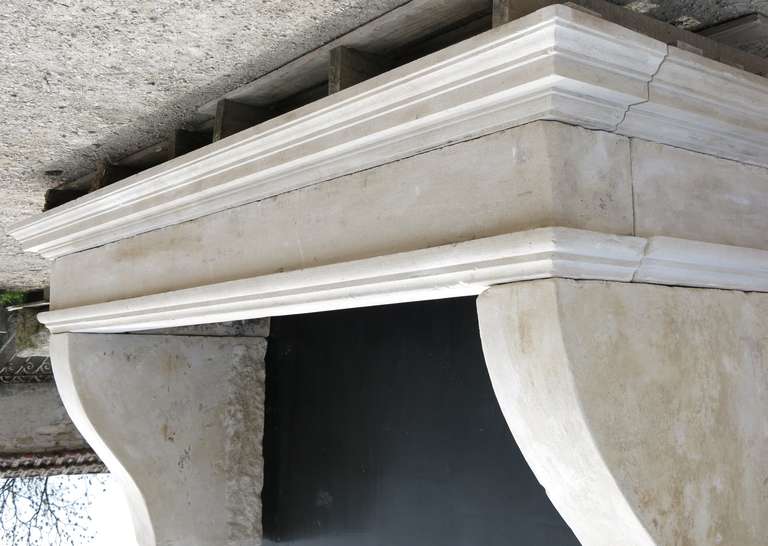French Louis XIII Style Fireplace in Limestone circa 1800s Lorraine, France 5