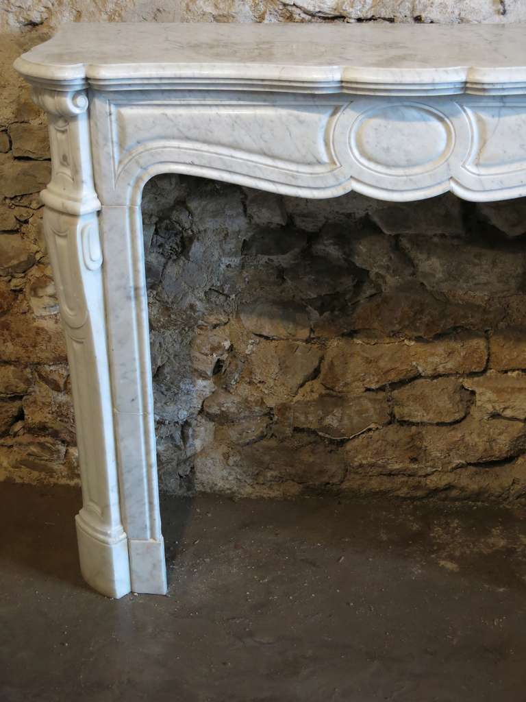 French Louis XV Pompadour Style Fireplace in White Marble - 19thC Paris, France 3