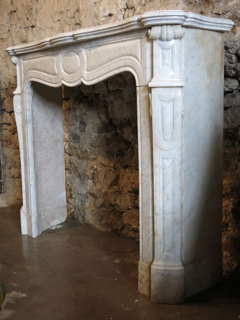 French Louis XV Pompadour Style Fireplace in White Marble - 19thC Paris, France 1