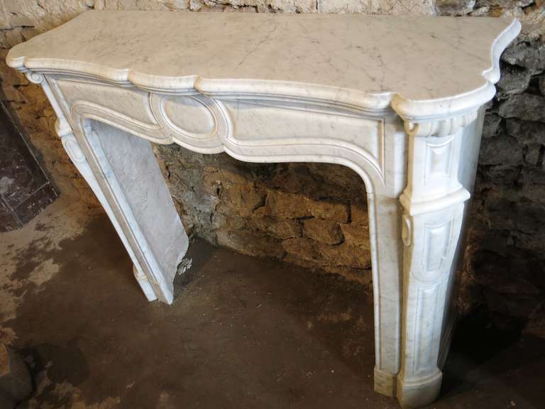 French Louis XV Pompadour Style Fireplace in White Marble - 19thC Paris, France 6