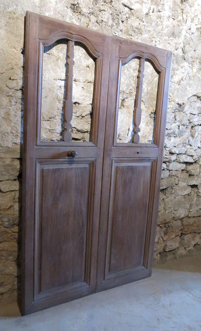 French Chapel Presbytere Louis XIV Period Double Doors in Oak circa 1700s France For Sale 2