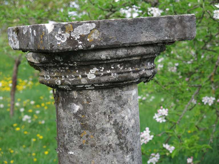 Hand-Carved Roman Style Column Handcrafted in Limestone, France, circa 1800 For Sale