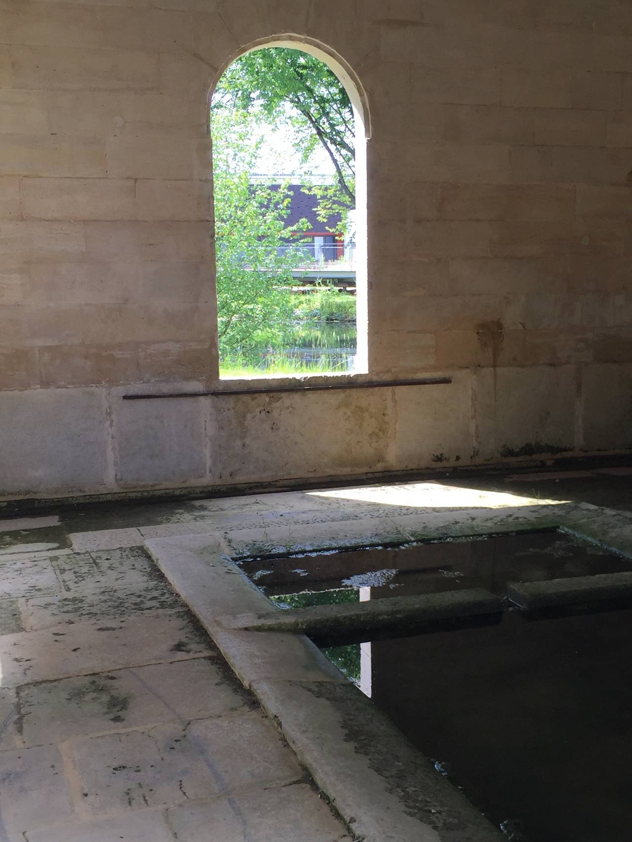 Authentic Dalles de Bourgogne in Solid Limestone, 17th Century, France For Sale 1