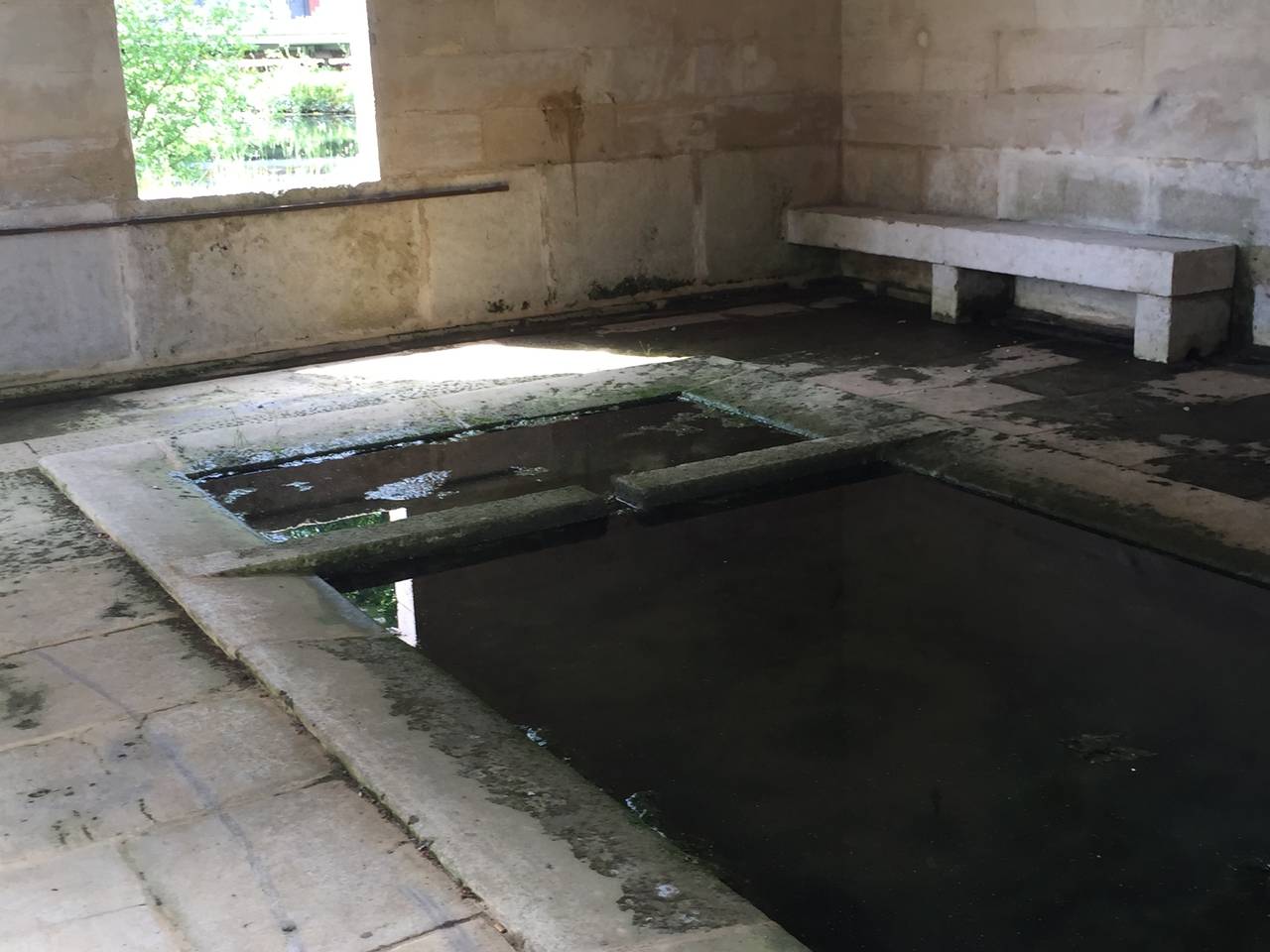 Authentic Dalles de Bourgogne in Solid Limestone, 17th Century, France For Sale 2
