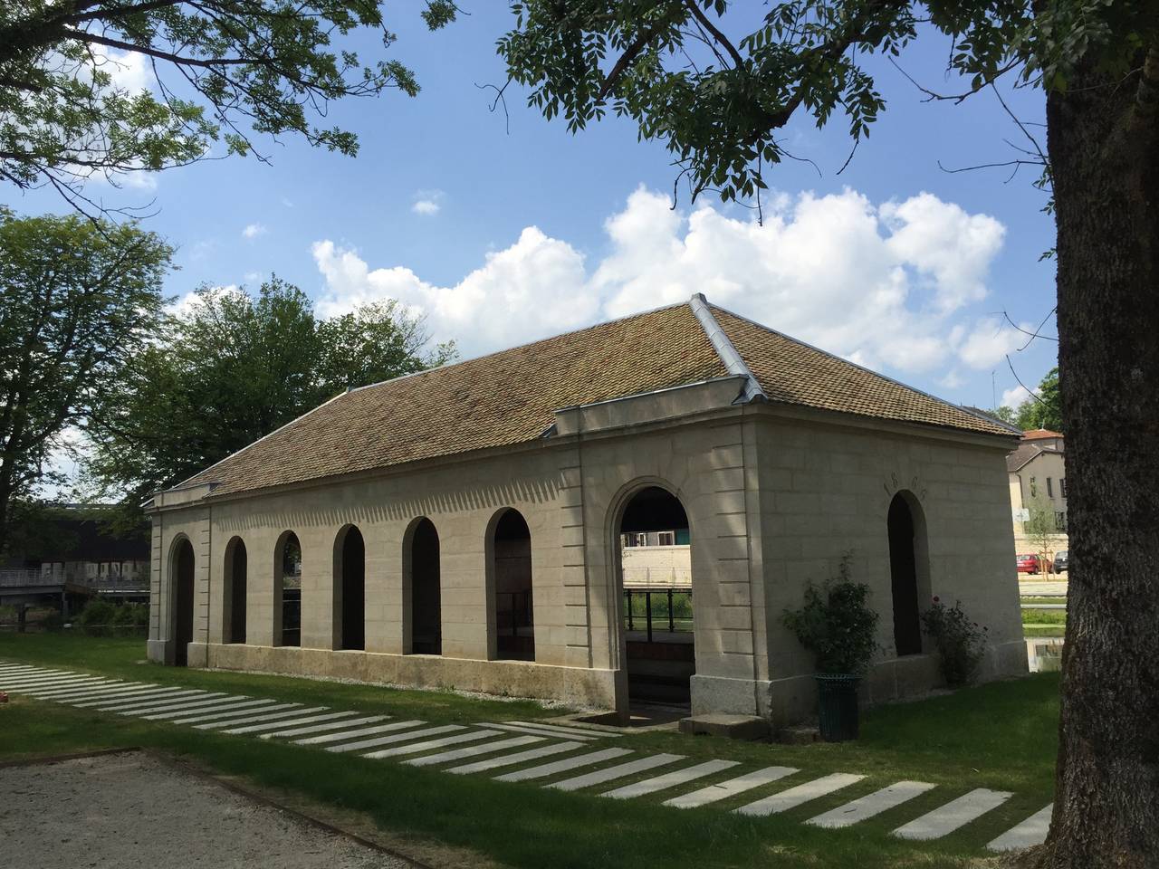 18th Century and Earlier Authentic Dalles de Bourgogne in Solid Limestone, 17th Century, France For Sale