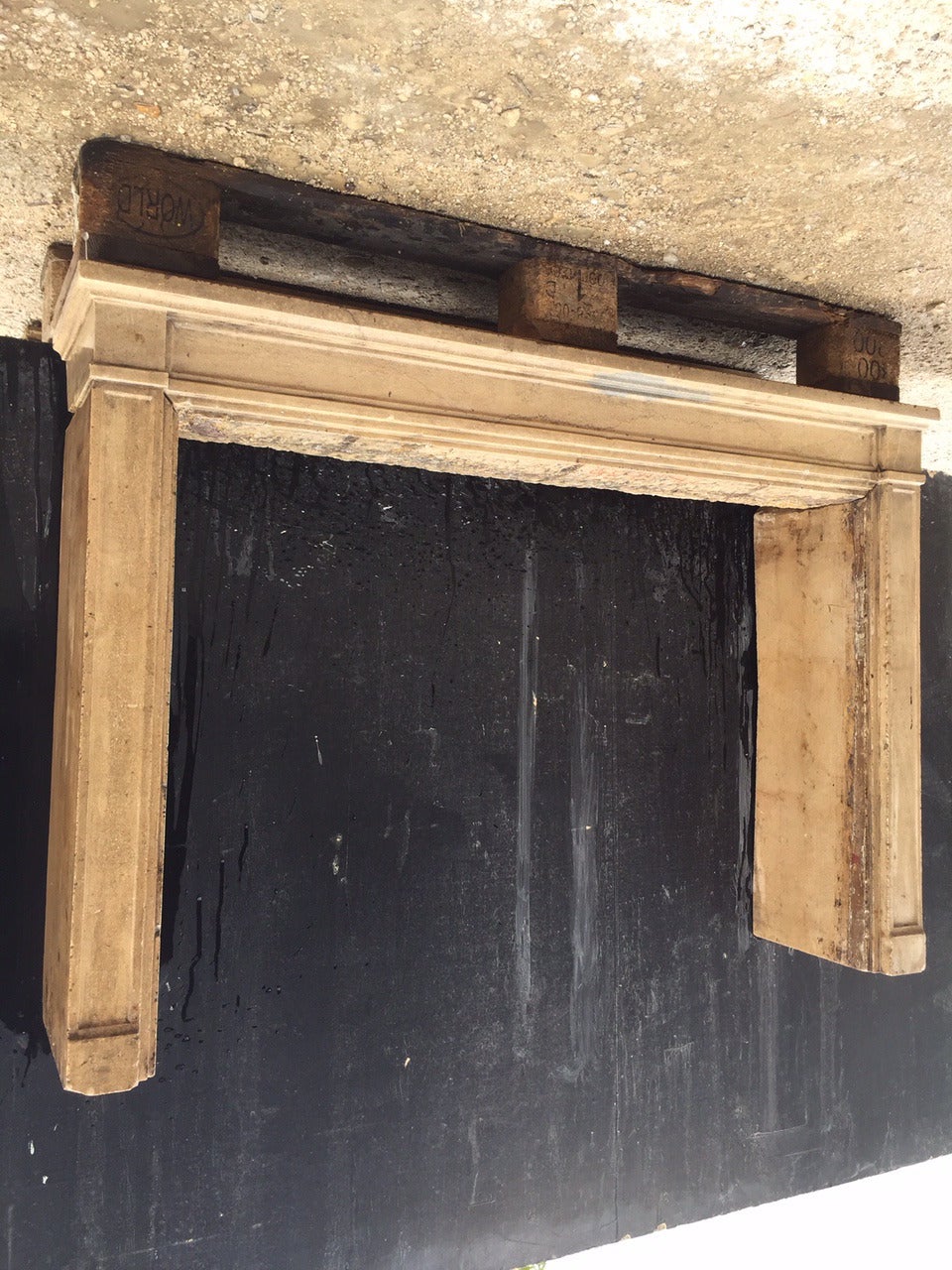 French Louis Philippe Style Fireplace Hand-Carved, circa 1830s, France For Sale 1