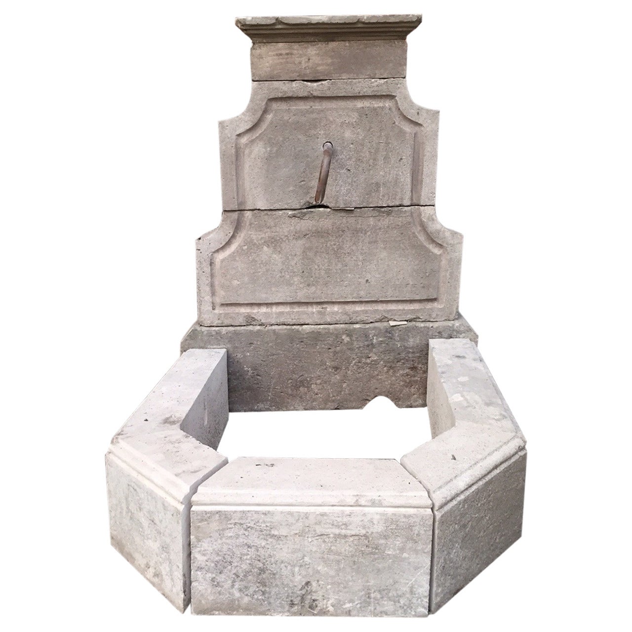 French Louis XIV Style Fountain Antique Limestone, 20th Century Provence, France