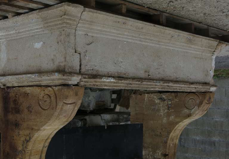 French Antique Louis XIII Style Fireplace in Limestone, France, circa 1650s For Sale 2