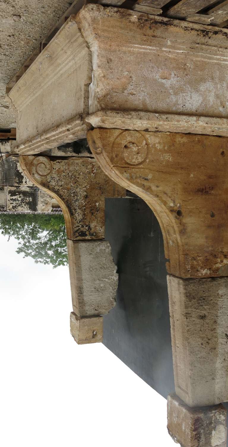 French Antique Louis XIII Style Fireplace in Limestone, France, circa 1650s For Sale 5