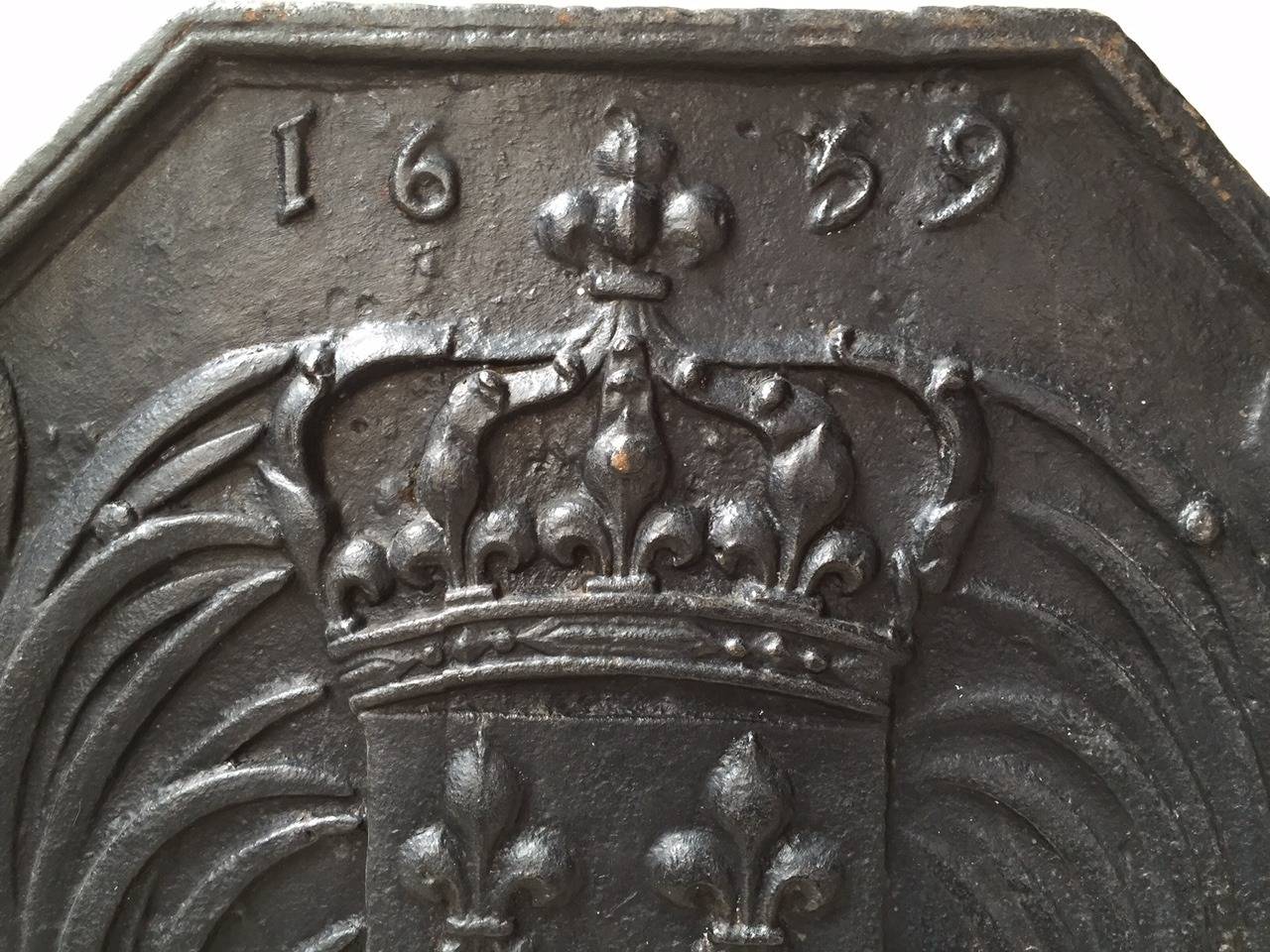 Fireback French Louis XIII Period in Iron Dated 1639, France For Sale 2