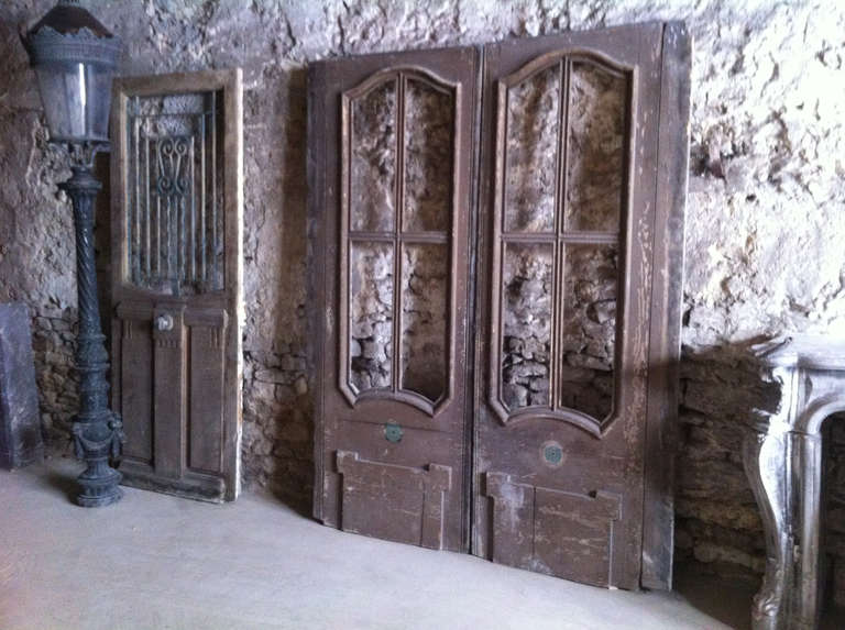 French Louis XIV Period Double Doors in Oak, circa 1700s, Paris, France In Good Condition In LOS ANGELES, CA
