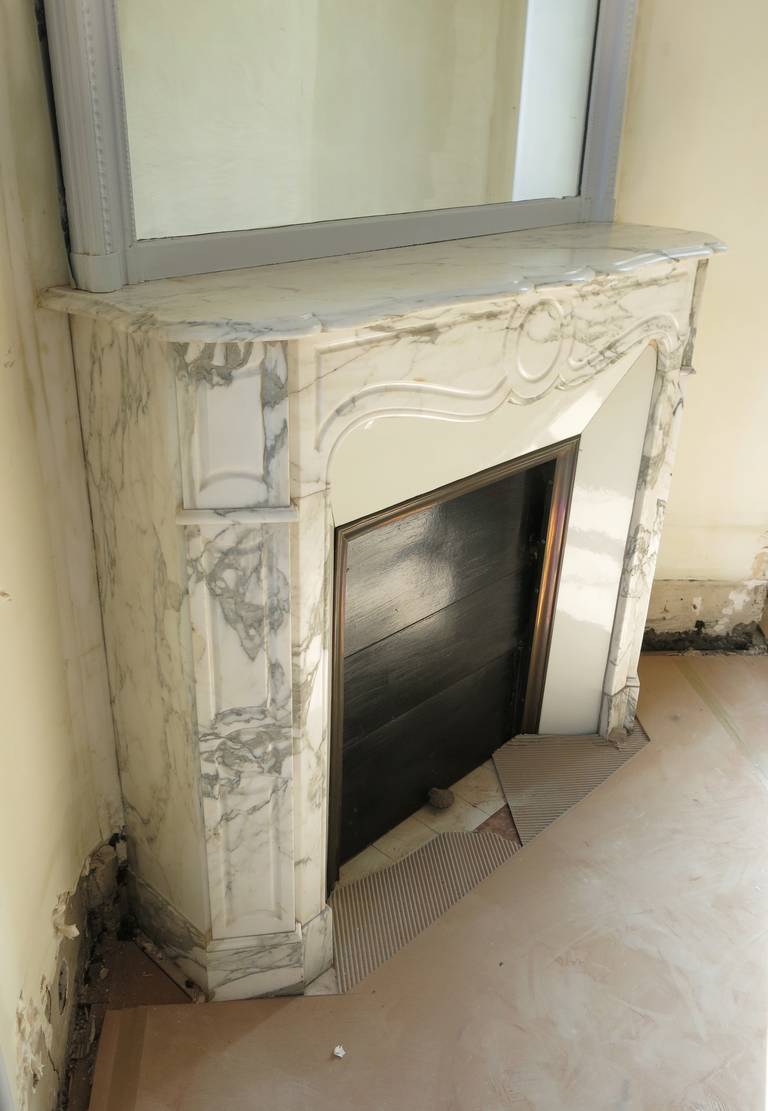 French Parisian Marble Fireplace with Trumeau-Mirror Circa 1880, Paris-France In Good Condition In LOS ANGELES, CA