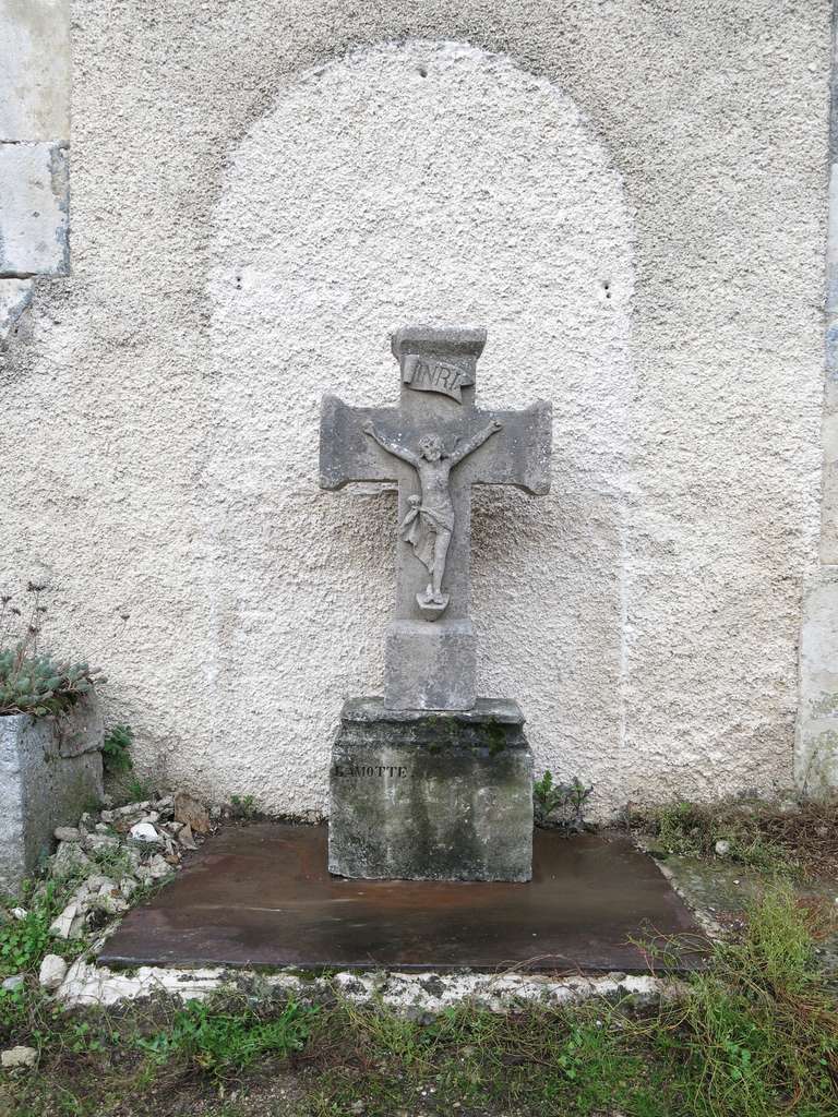 Winery Cross in Limestone from France, Symbolic, 18th Century For Sale 3