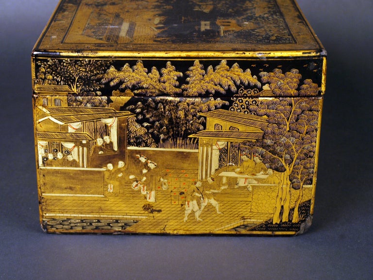Cantonese Chinese Export Lacquer Tea Box  Mid-19th Century  In Fair Condition In Paris, FR