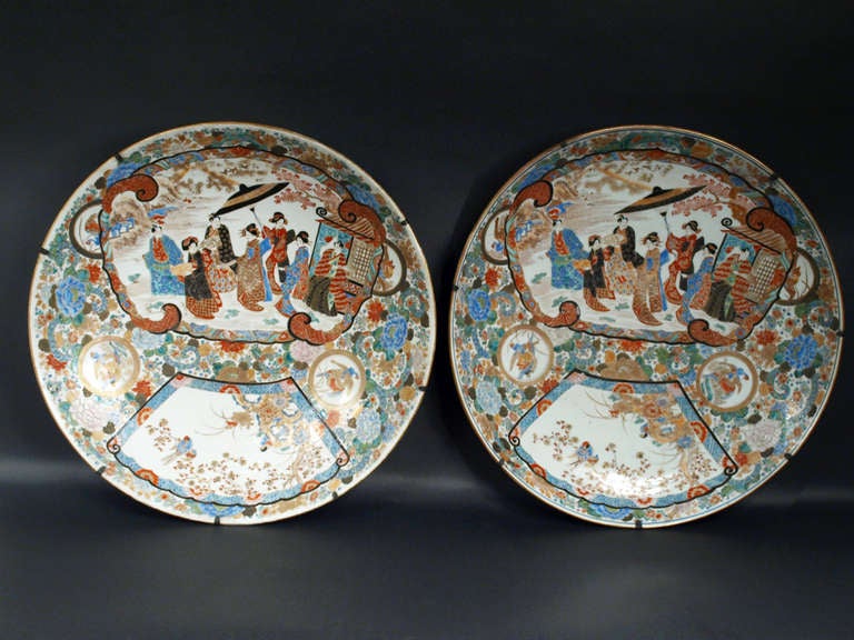 Pair of large Imari chargers of the Meiji period.
Aki No Ura mark, kiln of the Meiji Period close to Nagasaki.
Size: 54,8 x 9,8 for one and 54,3 and 8,5 for the other one.
Japan, Meiji period, end of the 19th century.
