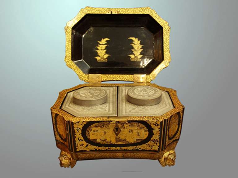 Chinese Export Tea Caddy, 19th Century 1
