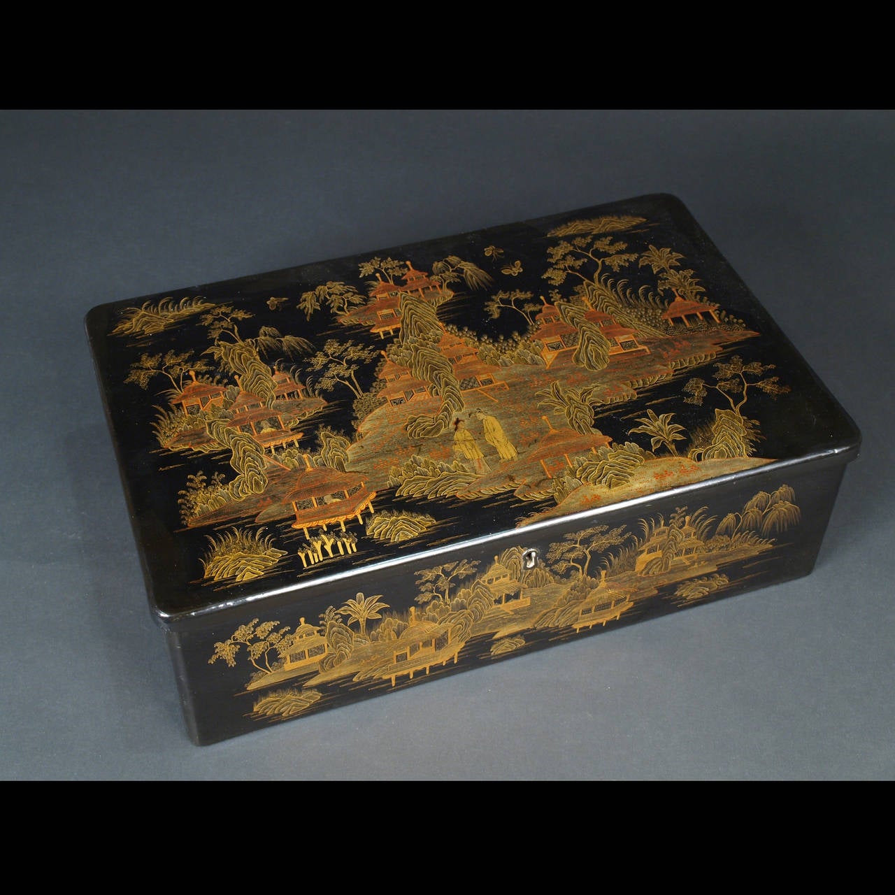Chinese Export Lacquer Sewing Box, 19th Century For Sale 1