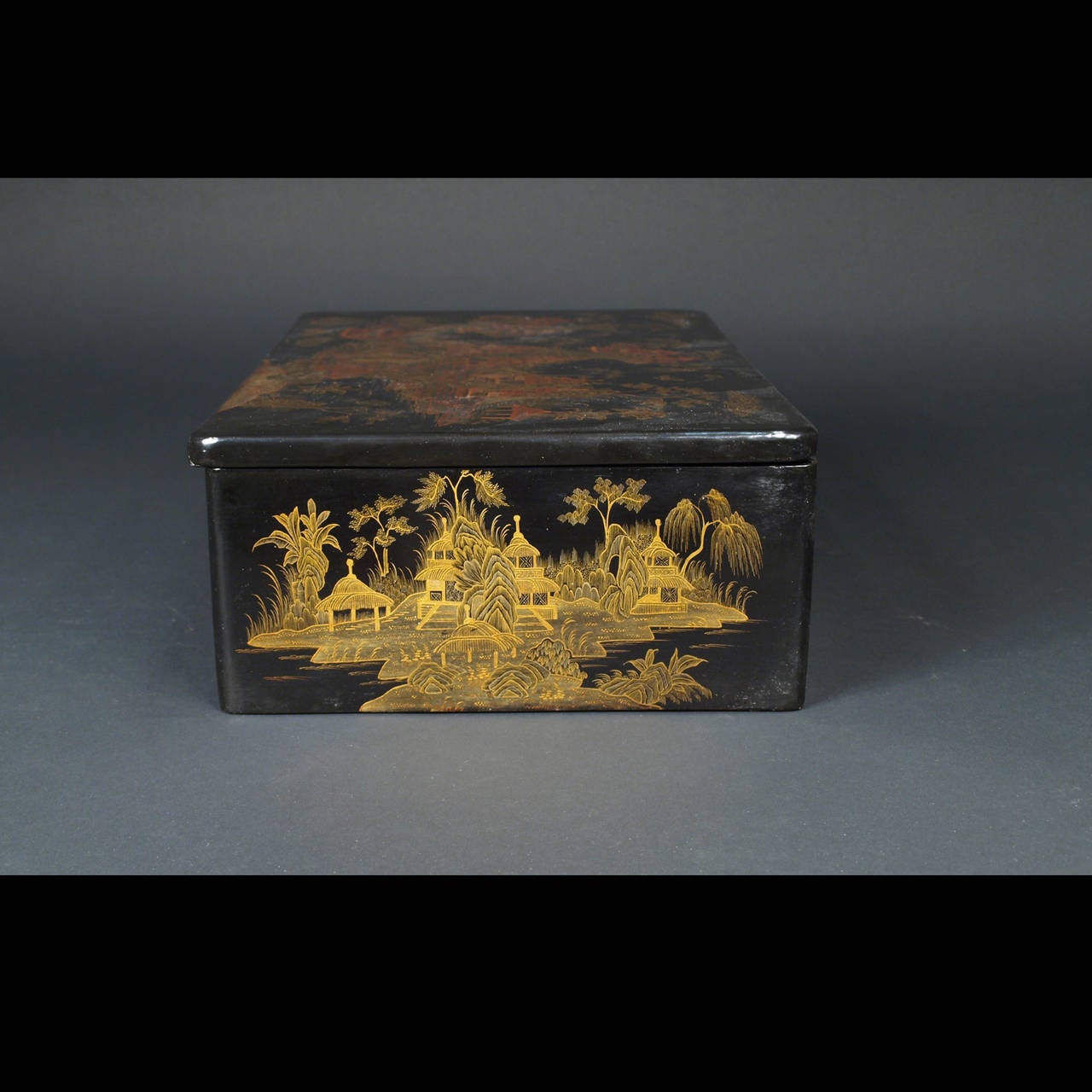 Chinese Export Lacquer Sewing Box, 19th Century For Sale 3