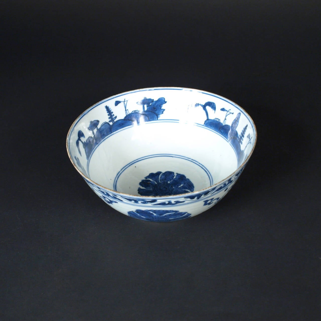 Chinese China, Ming Blue and White Bowl, End of the 16th Century For Sale