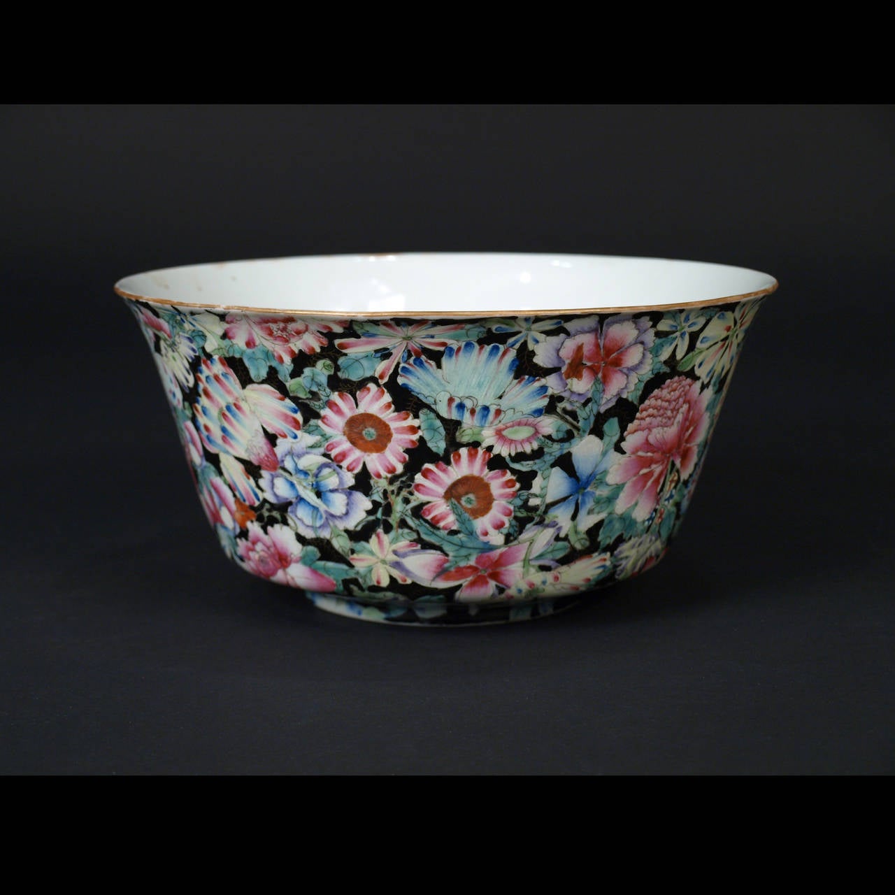 Chinese Millefiori Porcelain Bowl, circa 1900 In Excellent Condition In Paris, FR