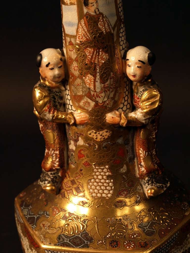 Pair of Satsuma Vases, Meiji Period For Sale 1
