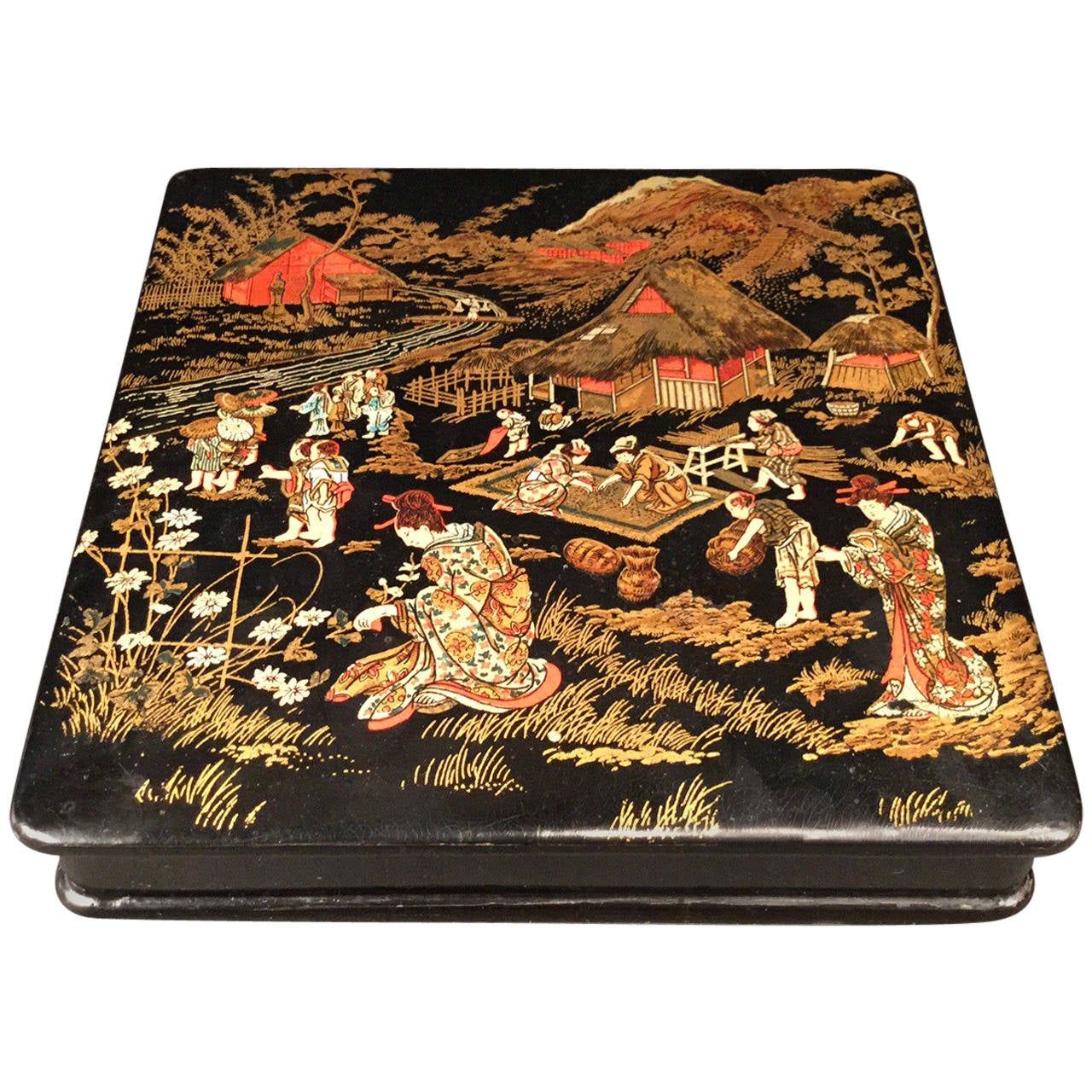Japonism, Beautiful French Papier Mâché Box, 1880 For Sale