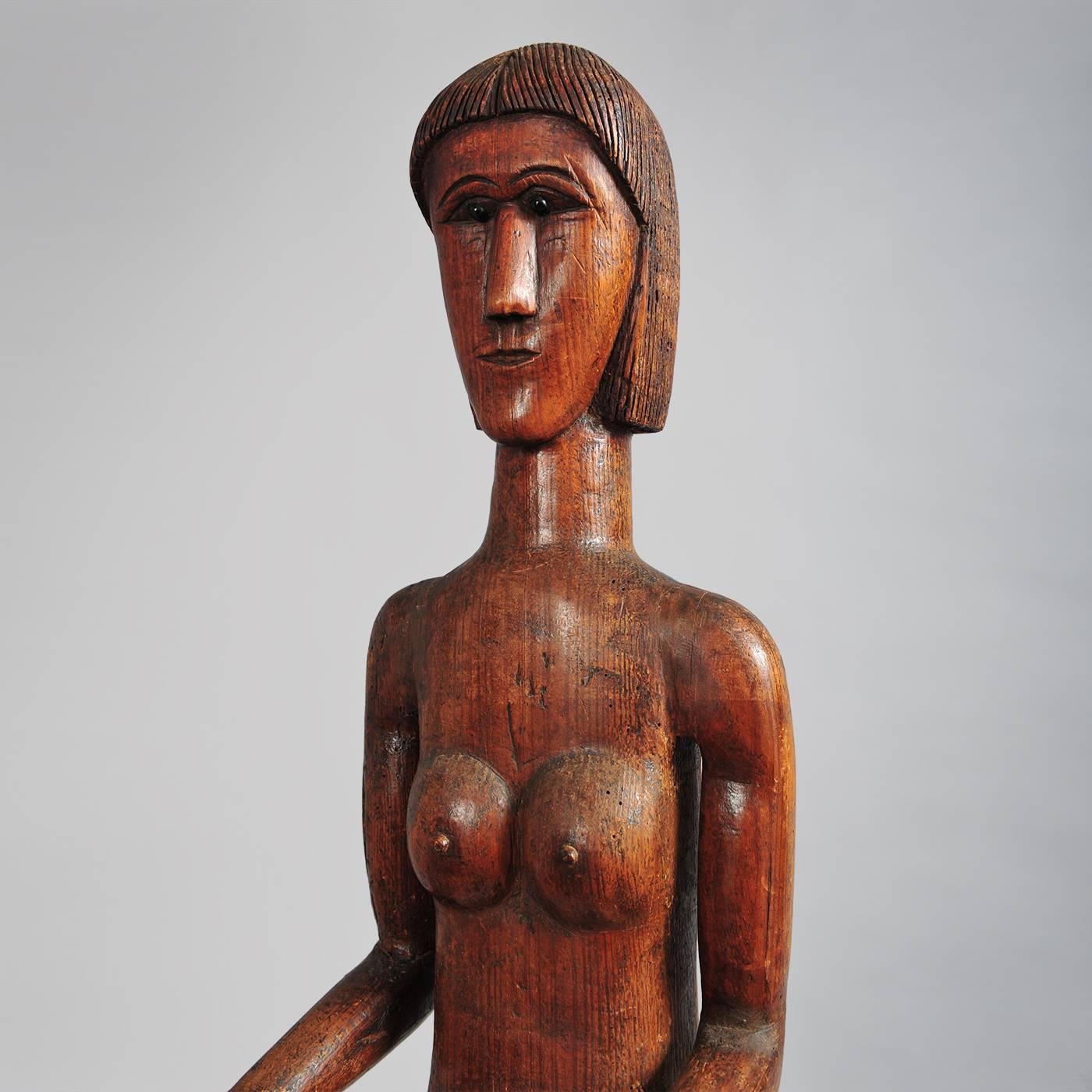 American Carved Figure of a Woman Made of Yellow Pine, Coastal Georgia, 19th Century For Sale
