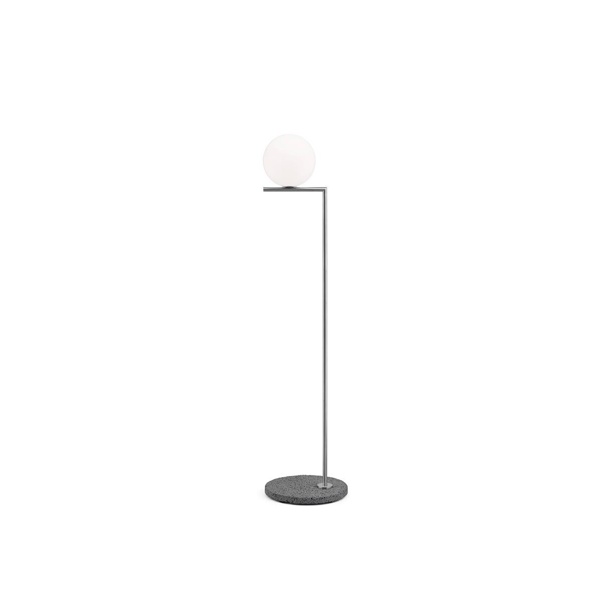 En vente : Gray (Stainless Steel / Occhio di Pernice Base) Lampadaire d'extérieur FLOS IC Lights F1 de Michael Anastassiades