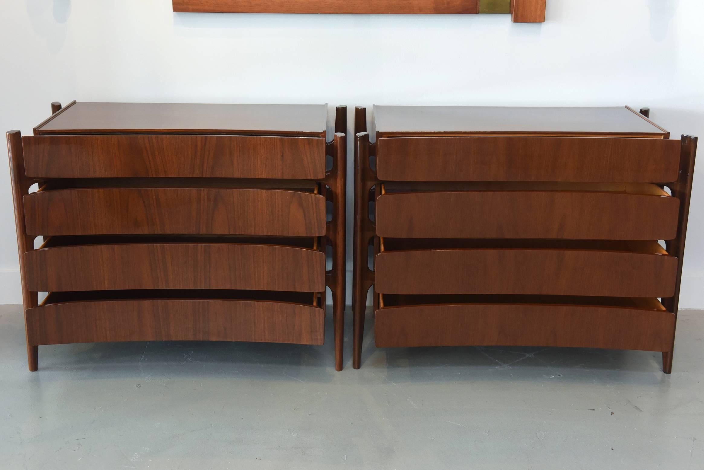 William Hinn Pair of Swedish Modern Walnut Chests, 1950s In Excellent Condition In Hollywood, FL