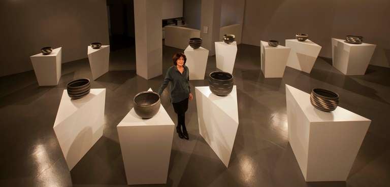 Black Stoneware Bowl by Alev Ebüzziya Siesbye In Excellent Condition In Neuilly-en- sancerre, FR