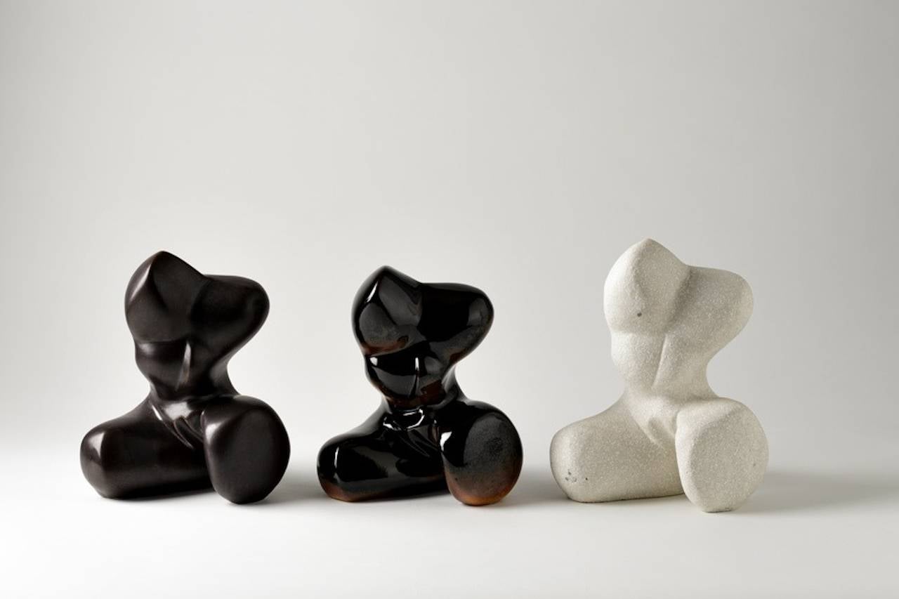 Escultura de porcelana negra de Tim y Jacqueline Orr, hacia 1970 en Excelente estado para la venta en Neuilly-en- sancerre, FR