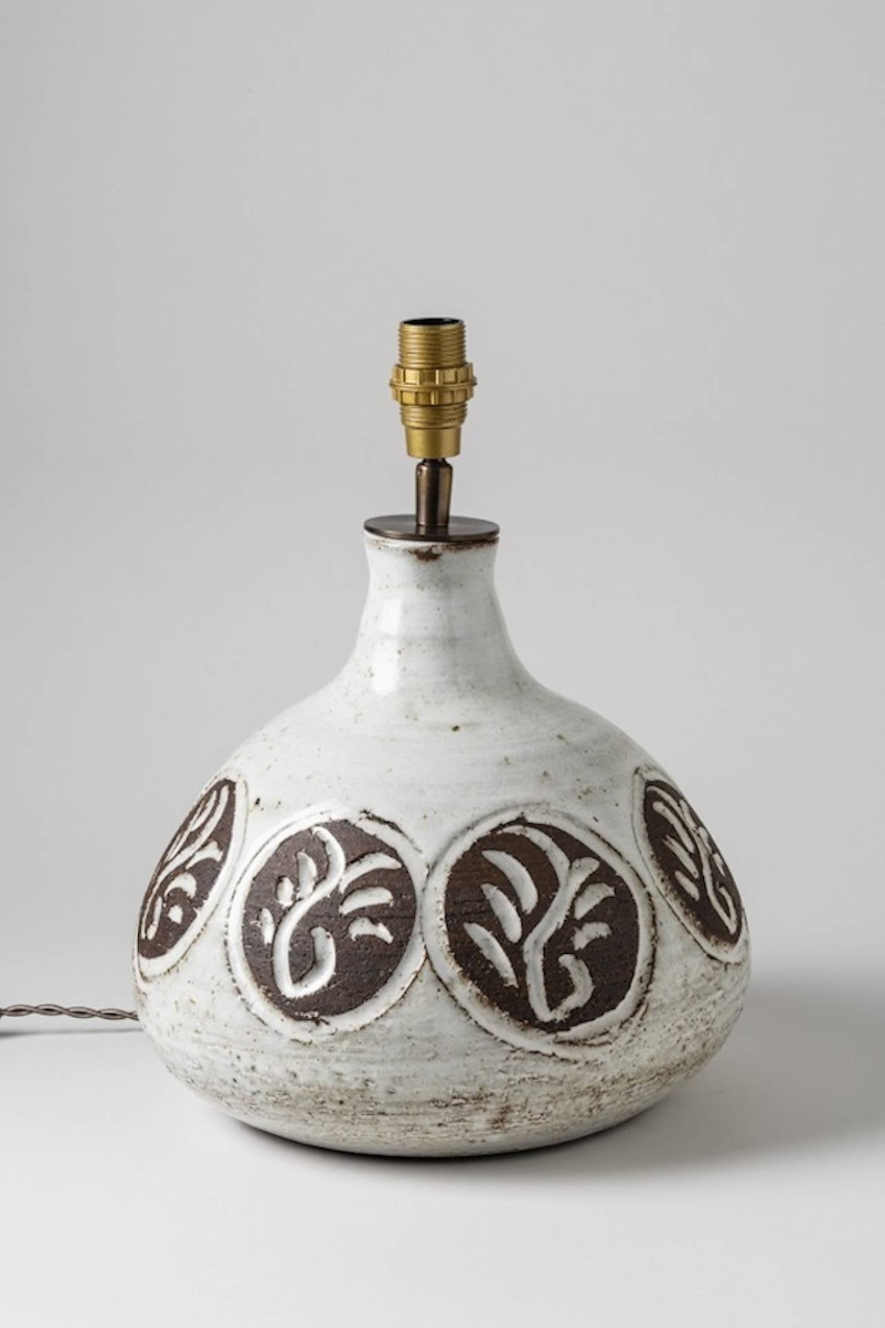 French Elegant Ceramic Lamp by Albert Thiry, circa 1970-1980