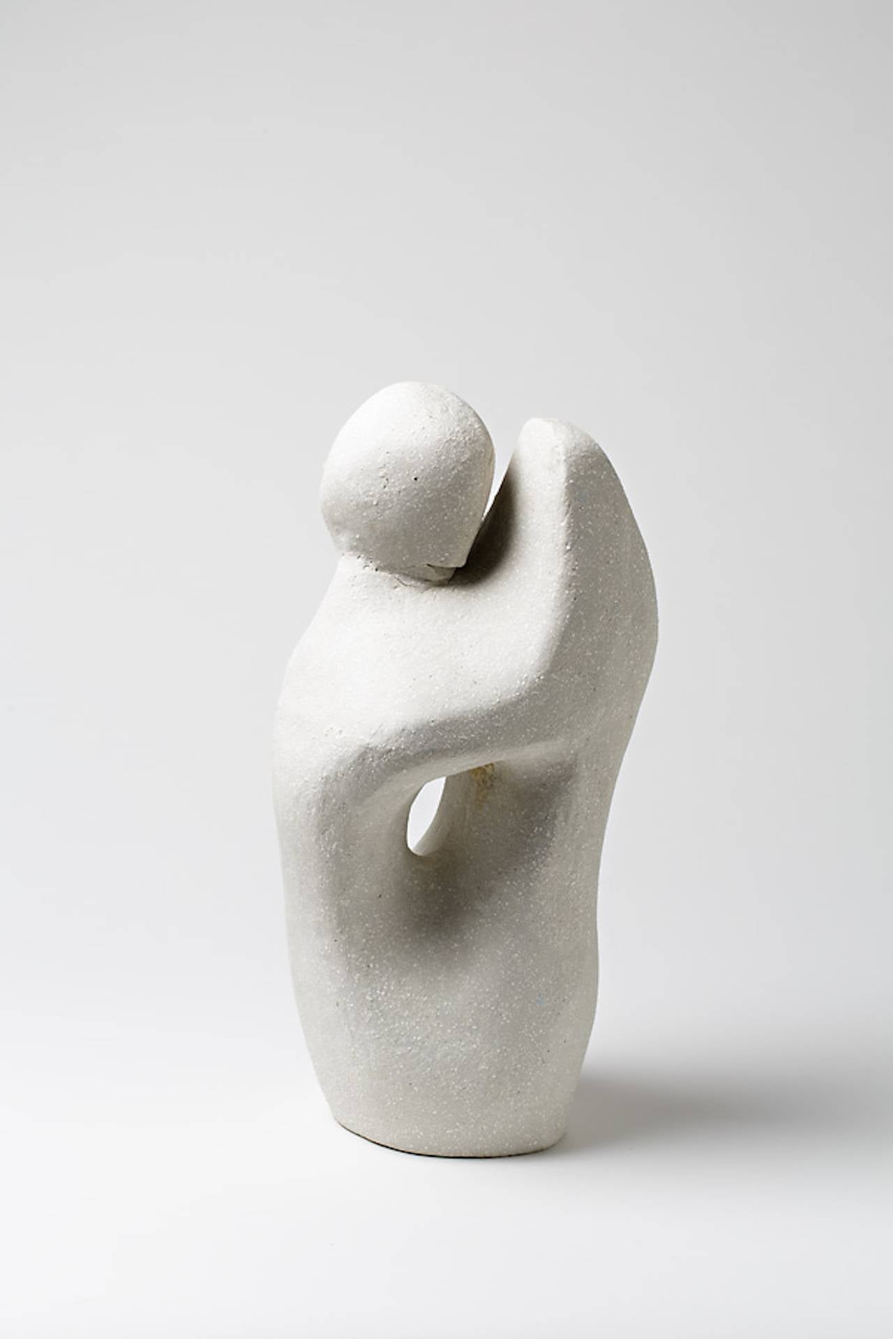 A ceramic sculpture by Tim Orr with a withe engobe decoration.
Signed under the base,
circa 1970.
