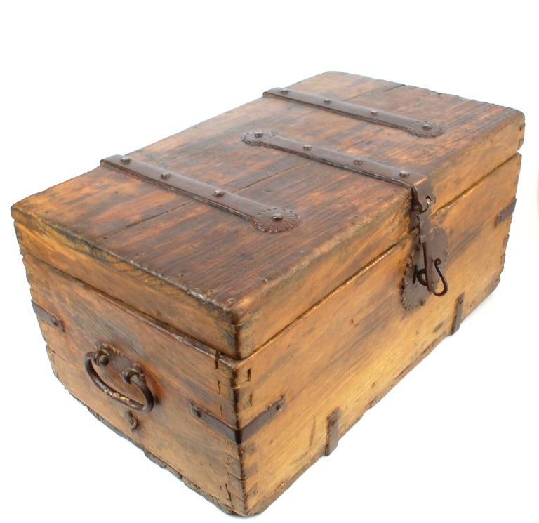 Excellent travel chest with all original hand wrought iron hardware.  The trunk is in very good condition consistent with the age.  The size is larger than a document box but still small enough to not requiere a huge area for display. Useful and